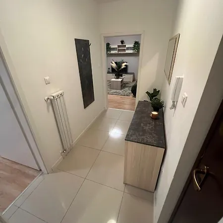 Summer Vibe W Balcony Apartment Budapest