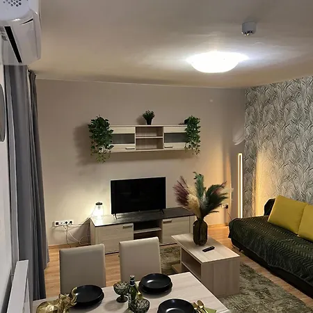 Apartment Summer Vibe W Balcony *