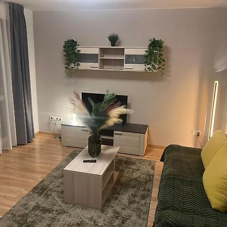 Summer Vibe W Balcony Apartment