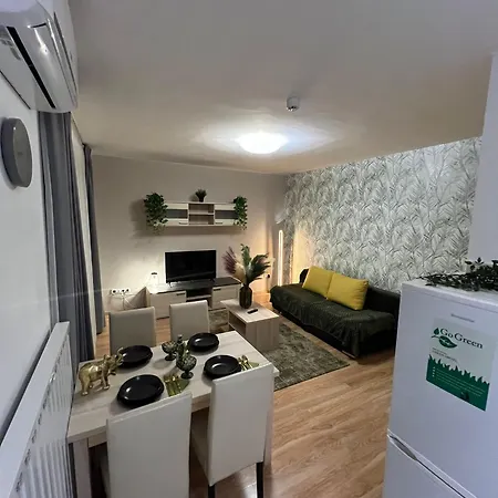 Apartment Summer Vibe W Balcony